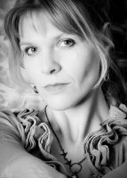Suzanne Carey