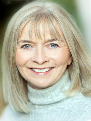 Harvey Vienna's English Theatre Isobel Arnett