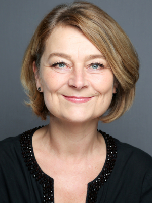 Amanda Osborne in Vienna's English Theatre's production of America's Sexiest Couple